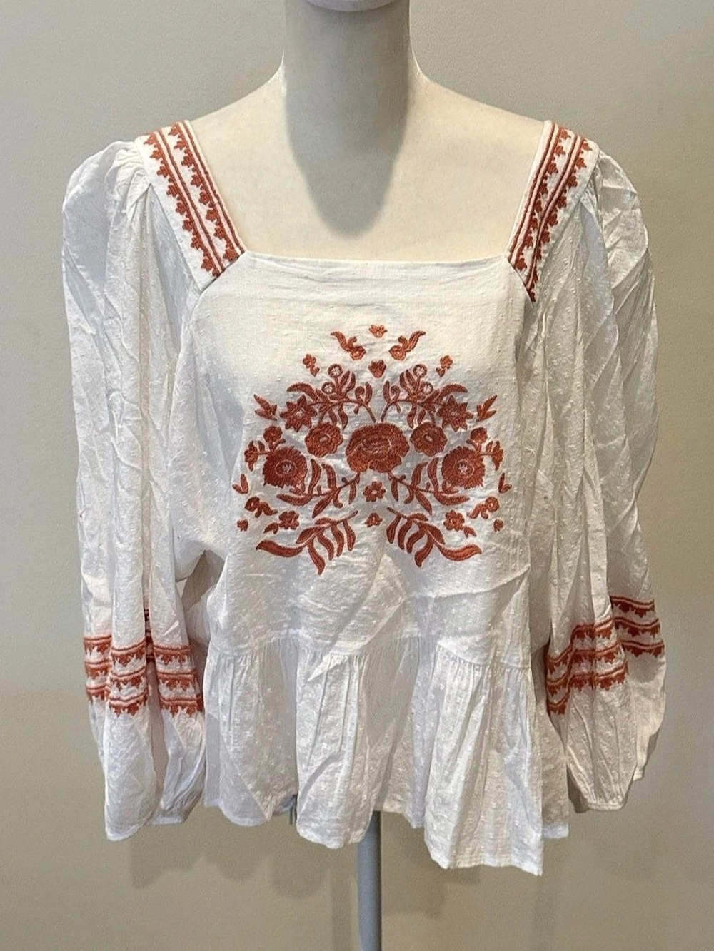 Universal Thread Floral Embroidered Blouse in White XXL